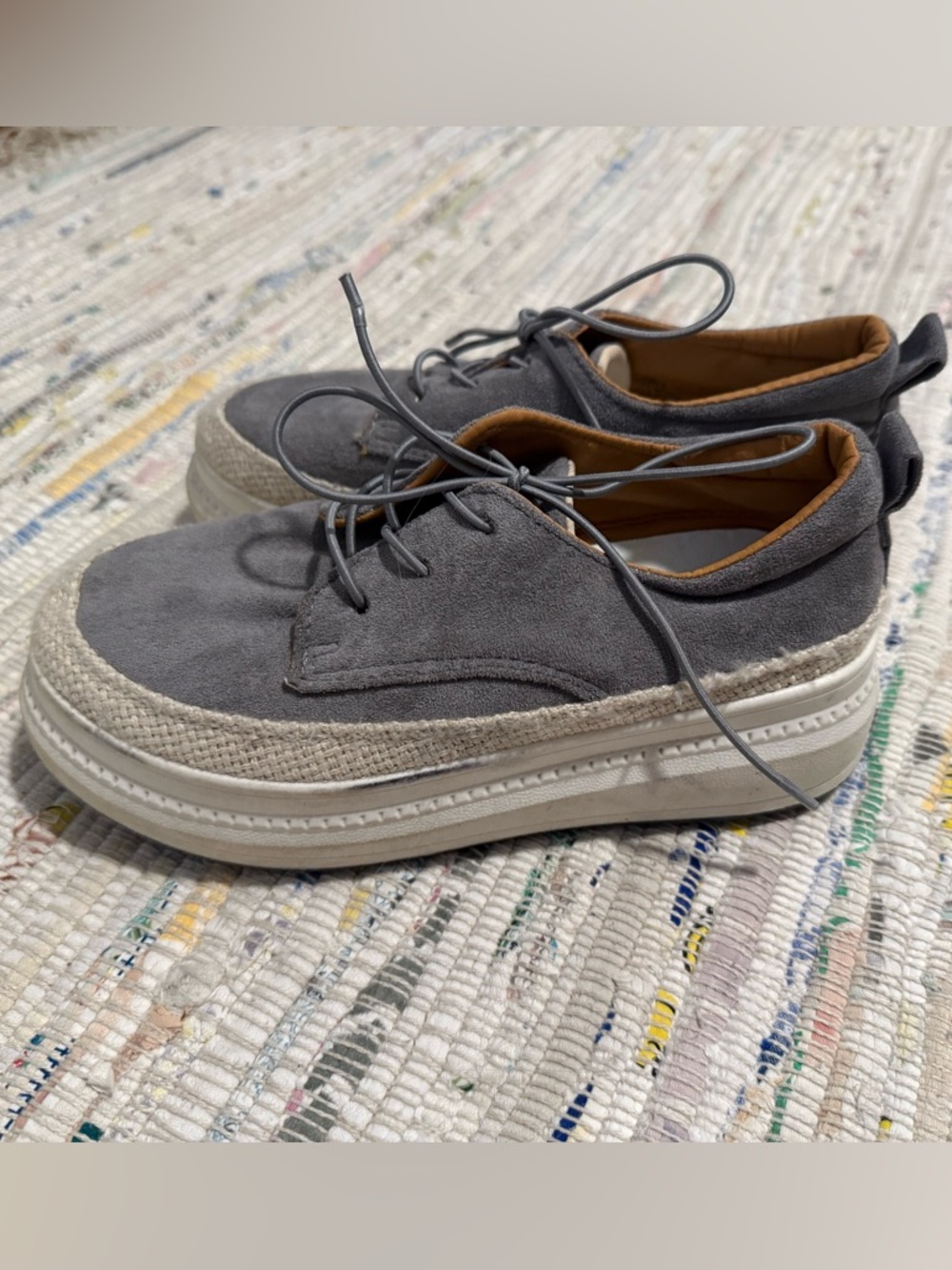 Butterfly Feet womens sneakers